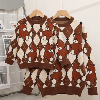 Одинаковые свитера для семьи, вязаные топы для папы, мамы и дочки, сына, Пуловер, Детский клетчатый джемпер с принтом Медведя, Зимне-осенняя одежда для семьи